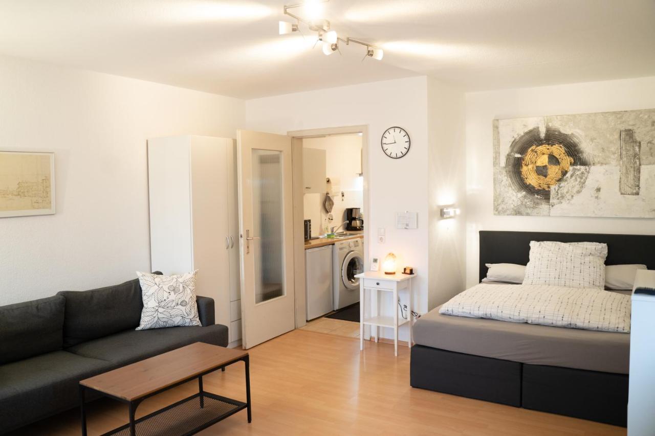 Apartment Und Wg-Doppelzimmer Sonnenhalde Tubinga Esterno foto
