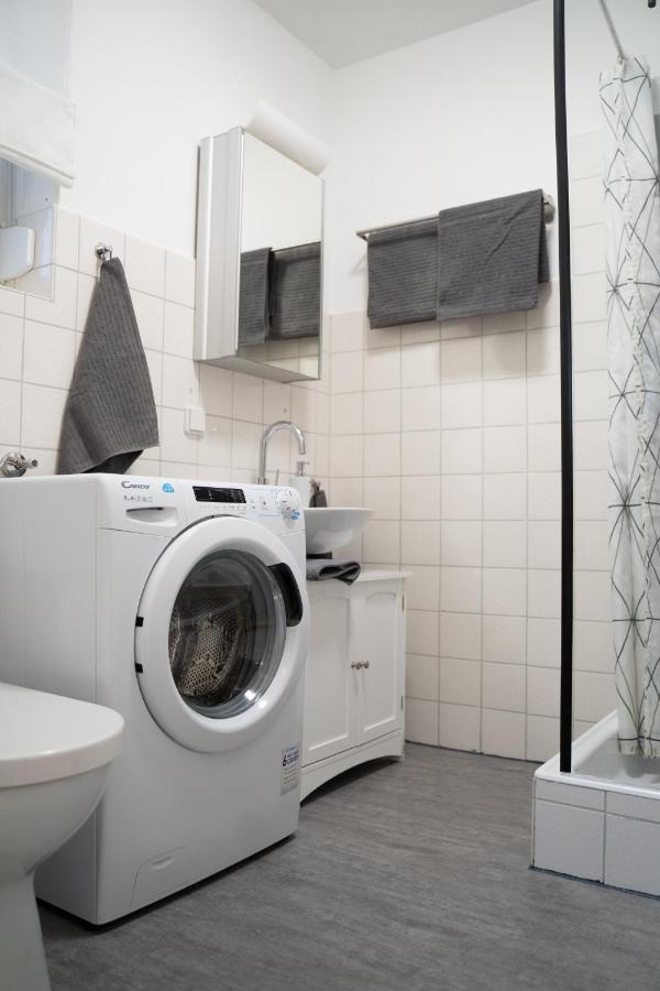 Apartment Und Wg-Doppelzimmer Sonnenhalde Tubinga Esterno foto