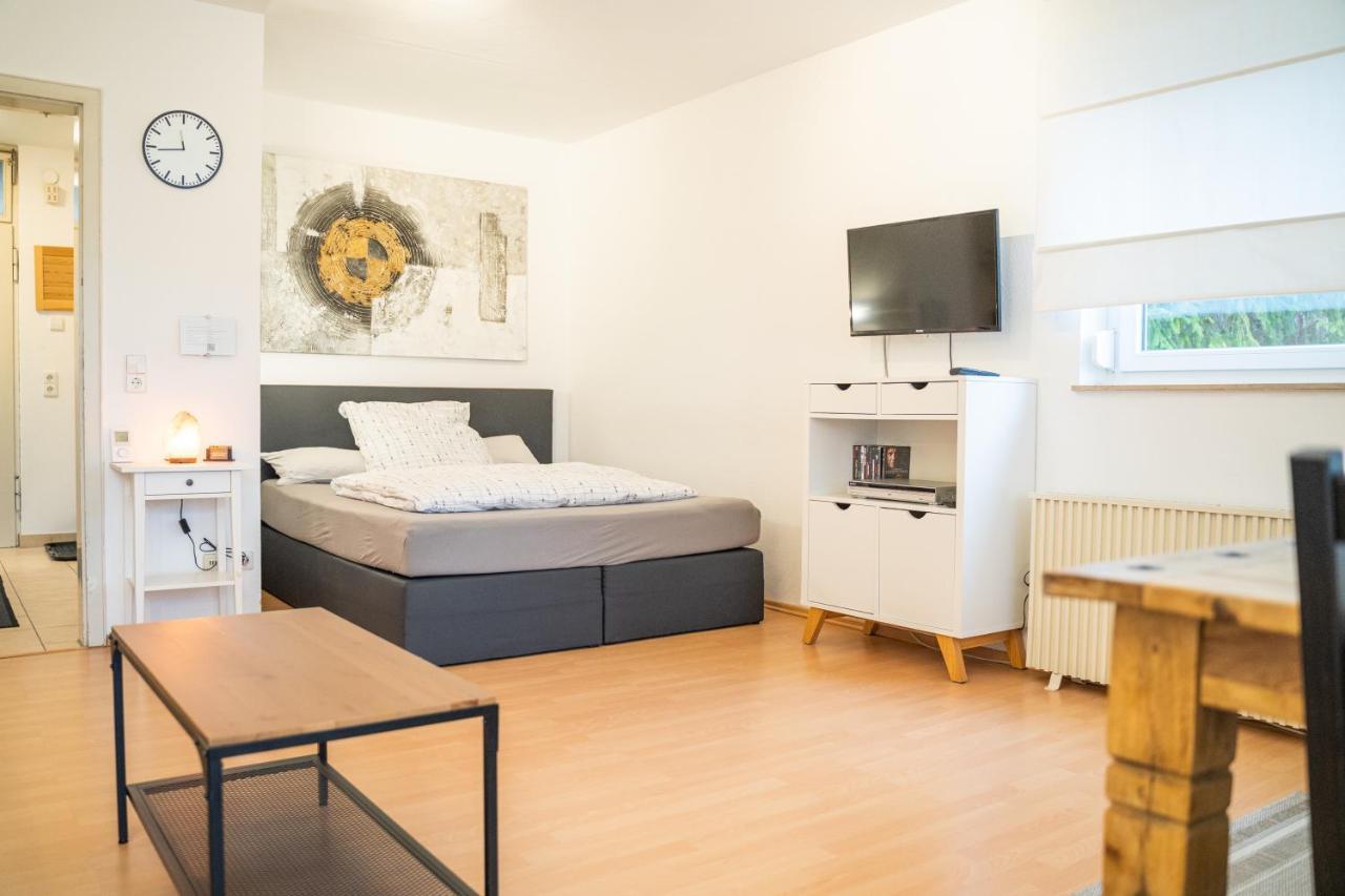 Apartment Und Wg-Doppelzimmer Sonnenhalde Tubinga Esterno foto