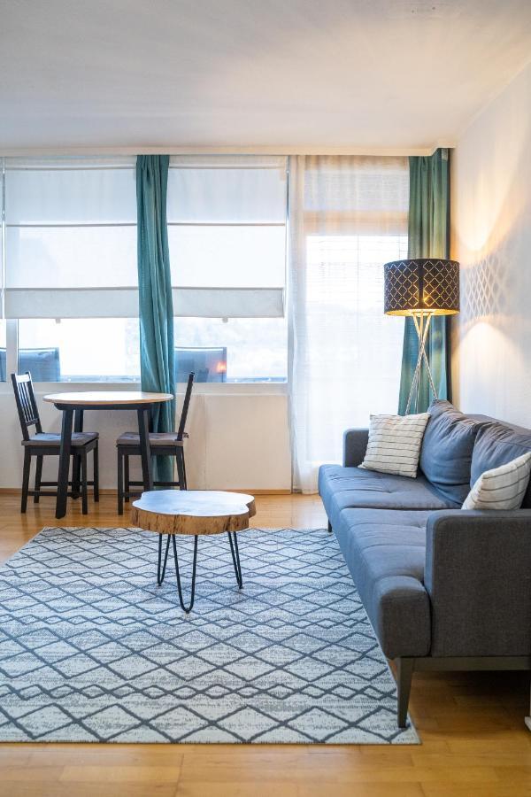 Apartment Und Wg-Doppelzimmer Sonnenhalde Tubinga Esterno foto