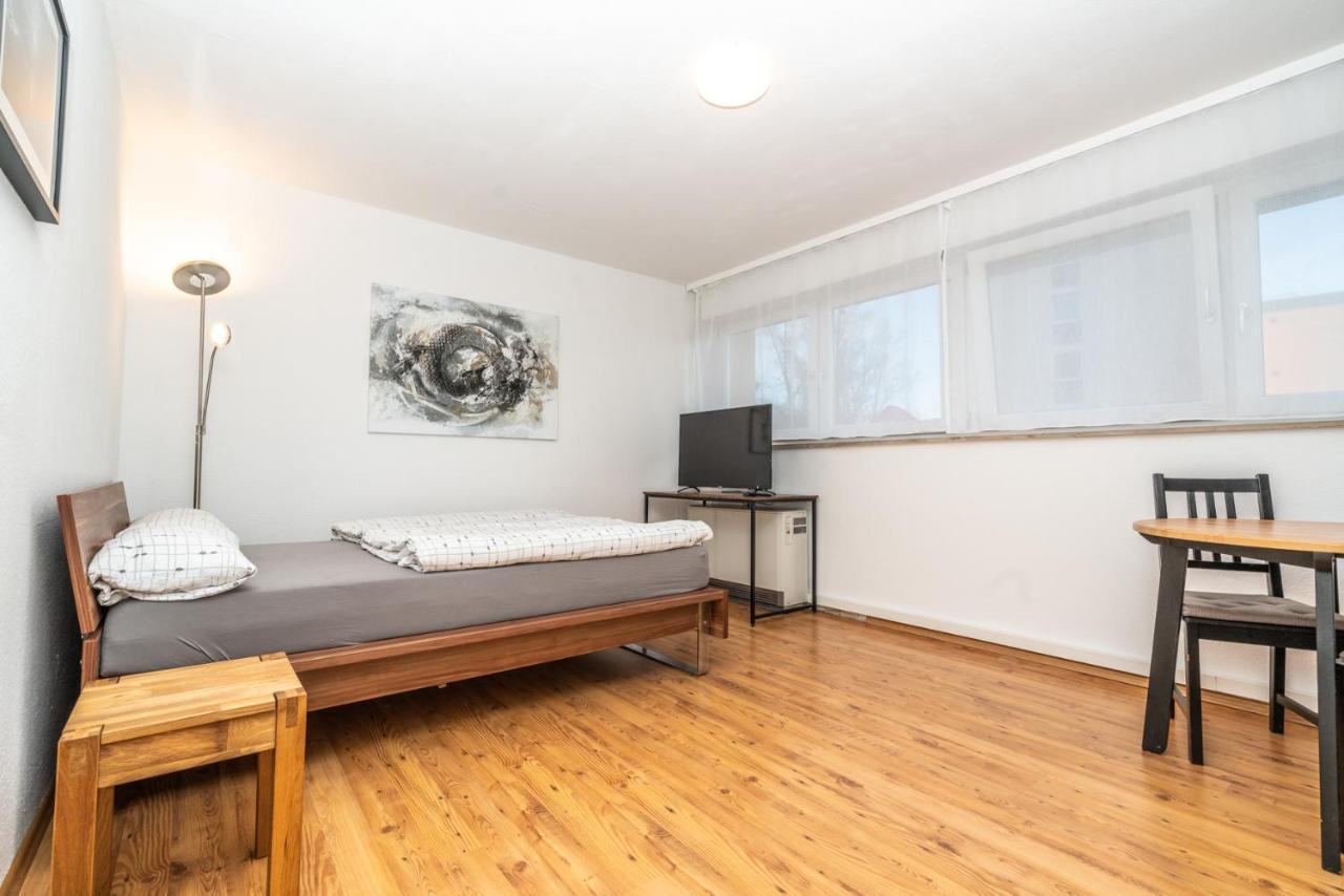 Apartment Und Wg-Doppelzimmer Sonnenhalde Tubinga Esterno foto