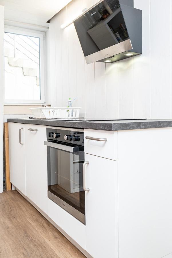 Apartment Und Wg-Doppelzimmer Sonnenhalde Tubinga Esterno foto